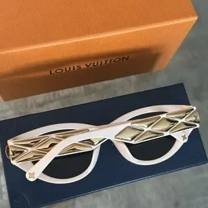 Louis Vuitton | Accessories | Louis Vuitton Cream Sunglasses  display picture 3